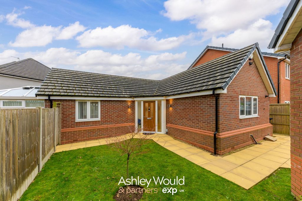 Property photo 2 of 13