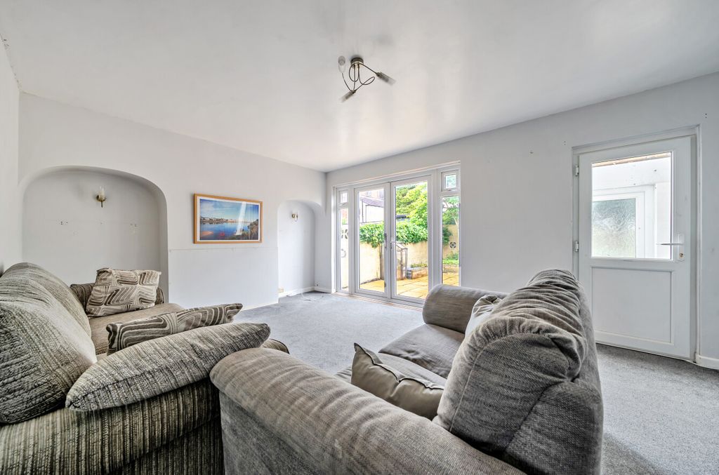 Property photo 2 of 13 1476931-7-6A29713...