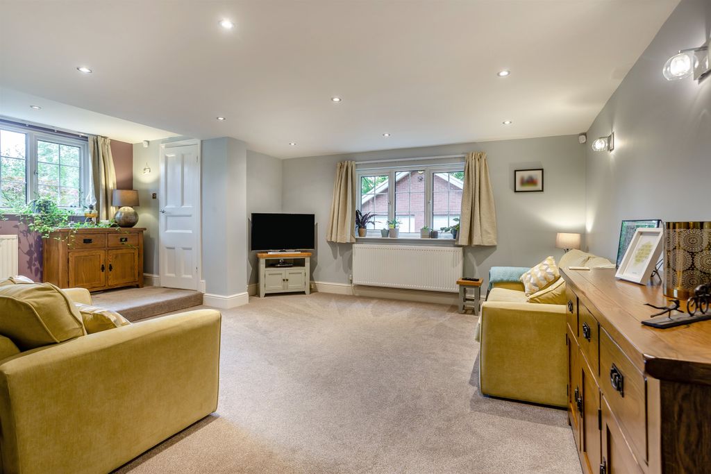 Property photo 3 of 26