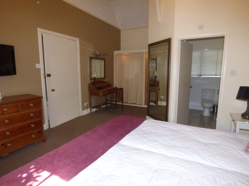 Property photo 3 of 4