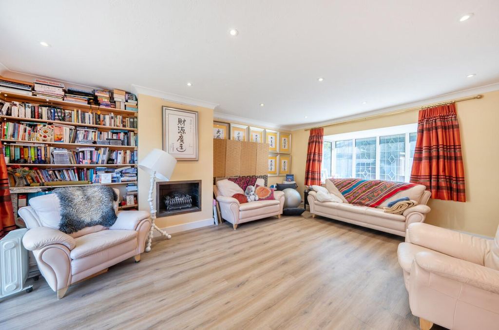 Property photo 2 of 9 Davidson Frost-Wellings, Dfw, Hollybush Close, Har