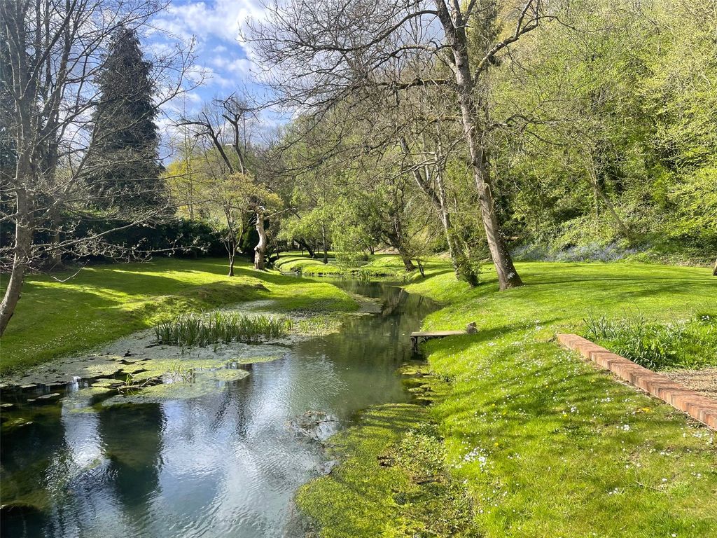 Property photo 2 of 12 Stream