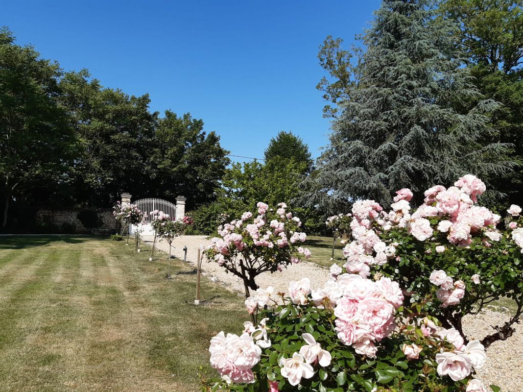 Property photo 2 of 30