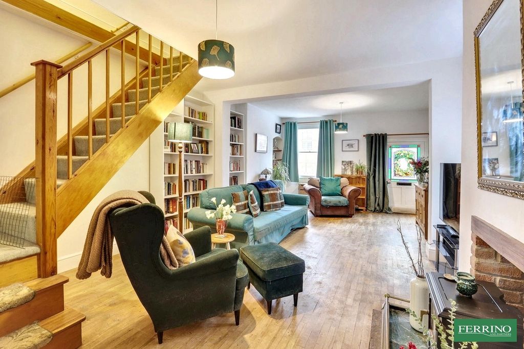 Property photo 3 of 22 Sitting Room