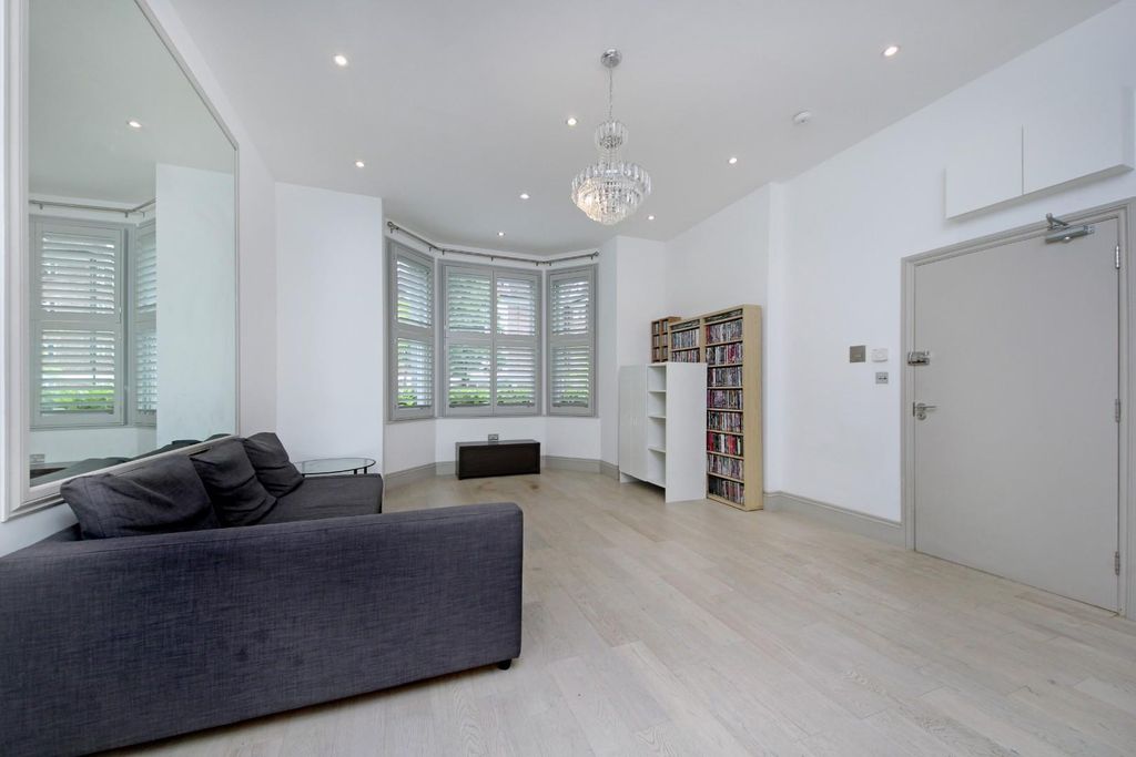Property photo 2 of 11 Montpelier Rd  (4).Jpg