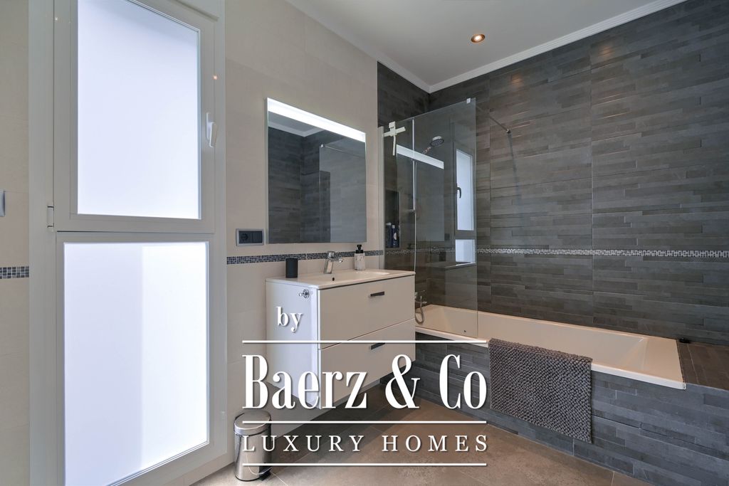 Property photo 2 of 55