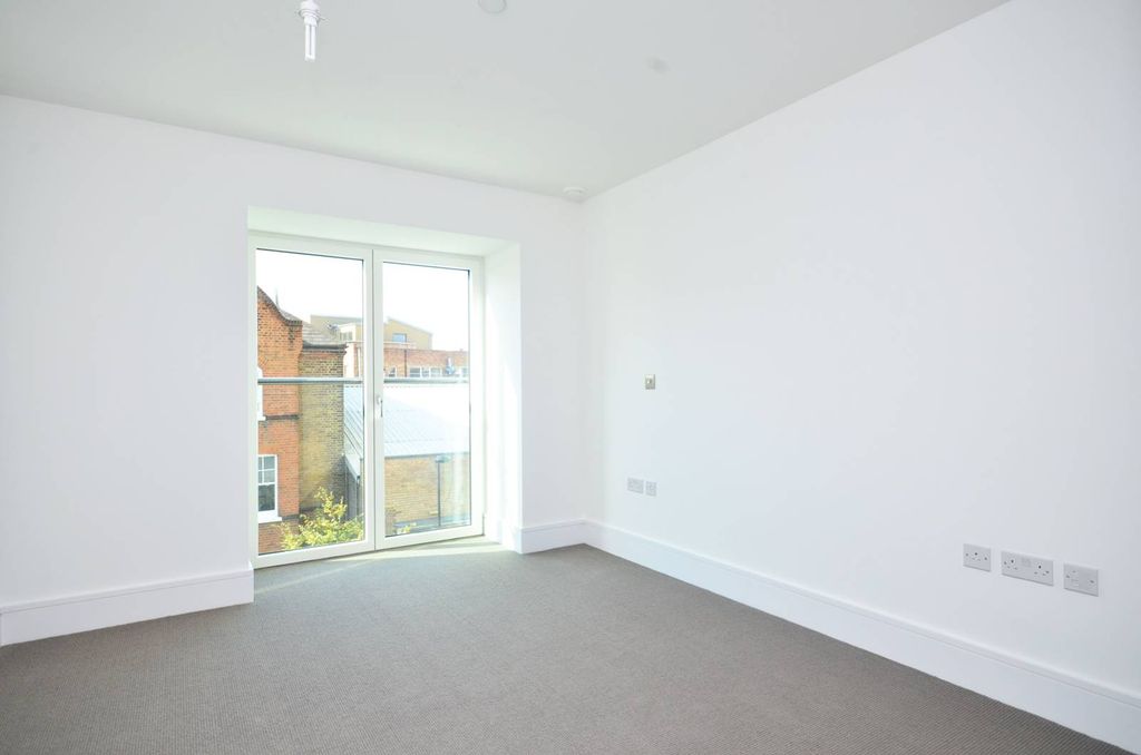 Property photo 3 of 6