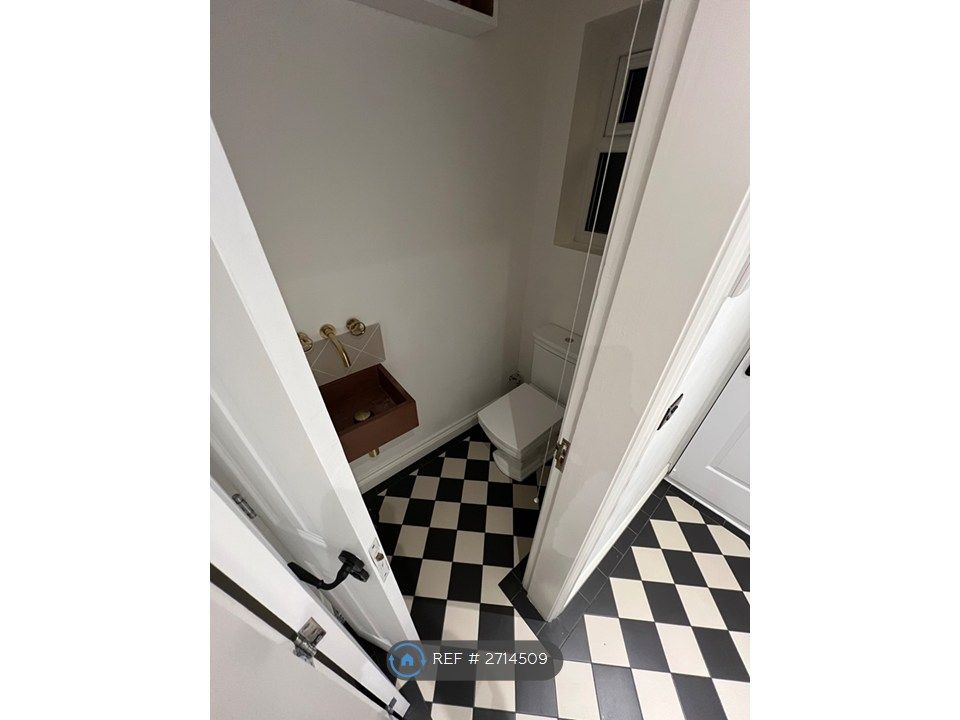 Property photo 3 of 24