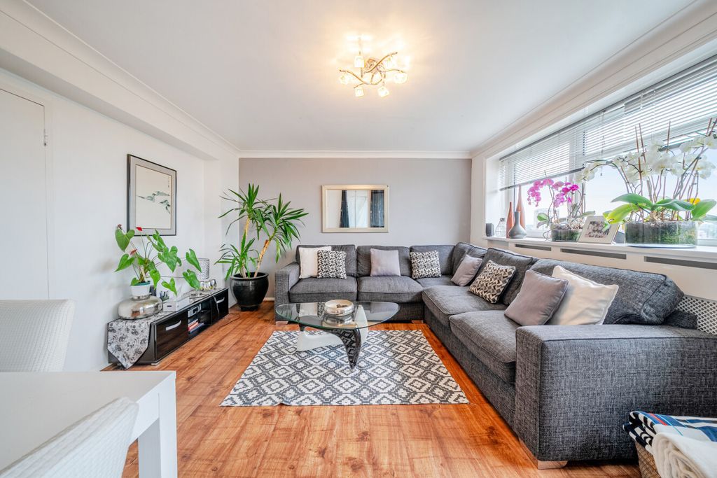 Property photo 1 of 16 1453852-8-69F0783...