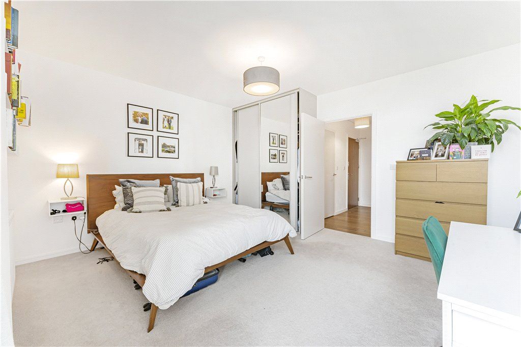 Property photo 3 of 18 Bedroom