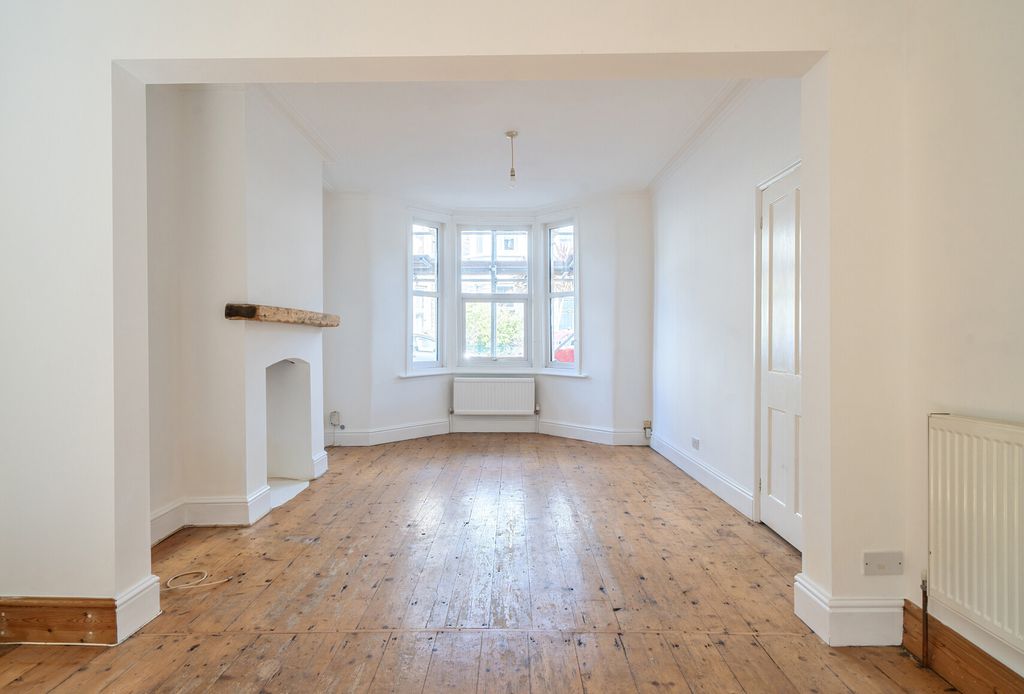 Property photo 2 of 19 1450085-5-69E7910...