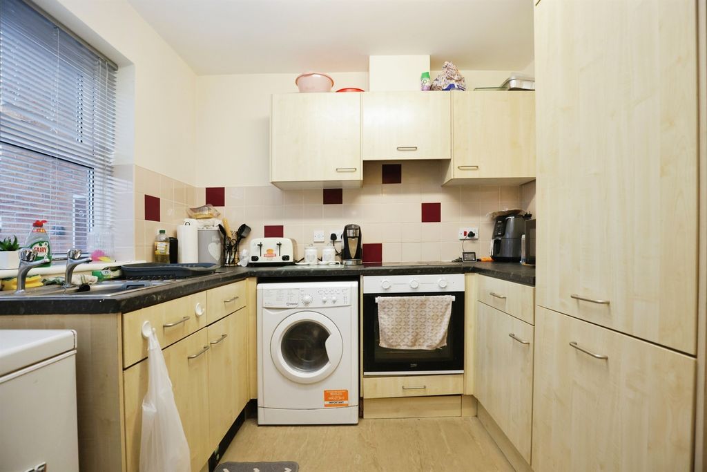 Additional image 7 of 2 bed flat for saleCambridge Street, Rugby CV21