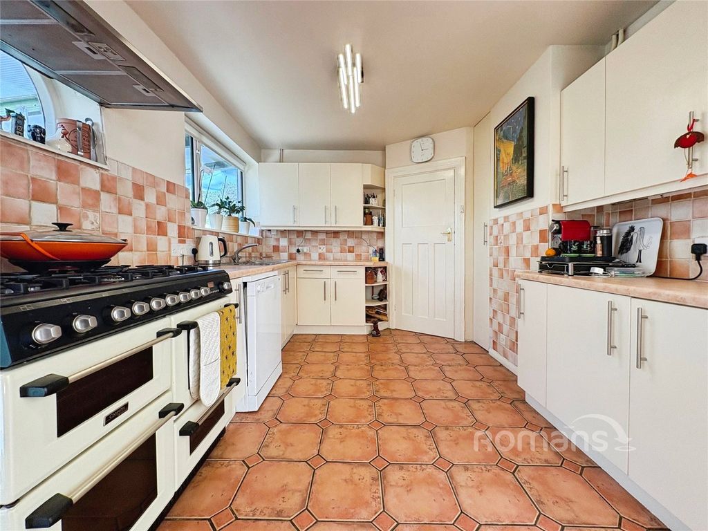 Property photo 2 of 36 Picture No. 44