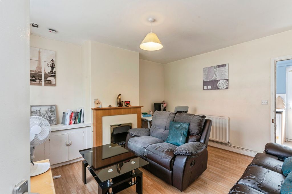Property photo 2 of 12