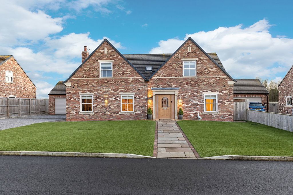 Property photo 1 of 32