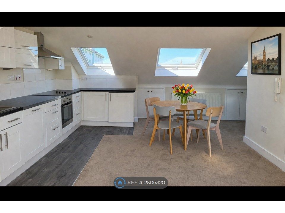 Property photo 2 of 13 Kitchen/ Dining