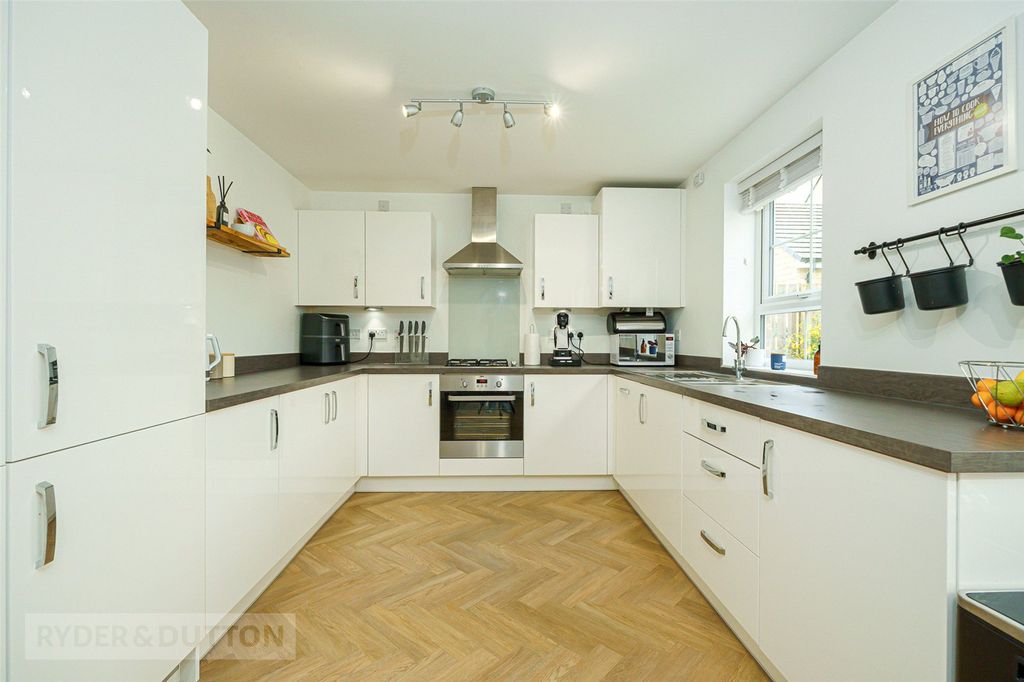 Property photo 3 of 22 Kitchen
