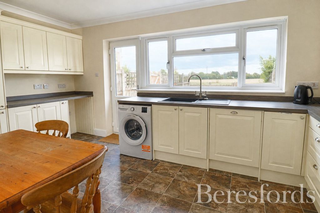 Property photo 3 of 11 Kitchen View 2