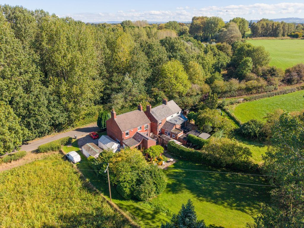 Property photo 2 of 27