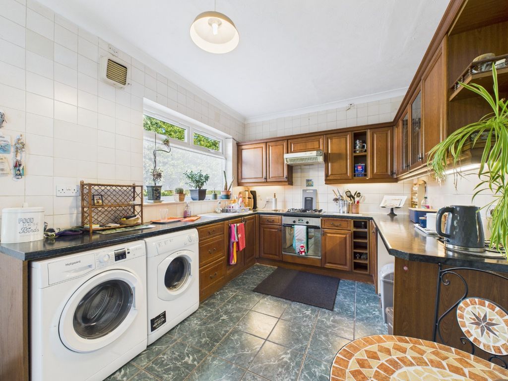 Property photo 2 of 18 4229015