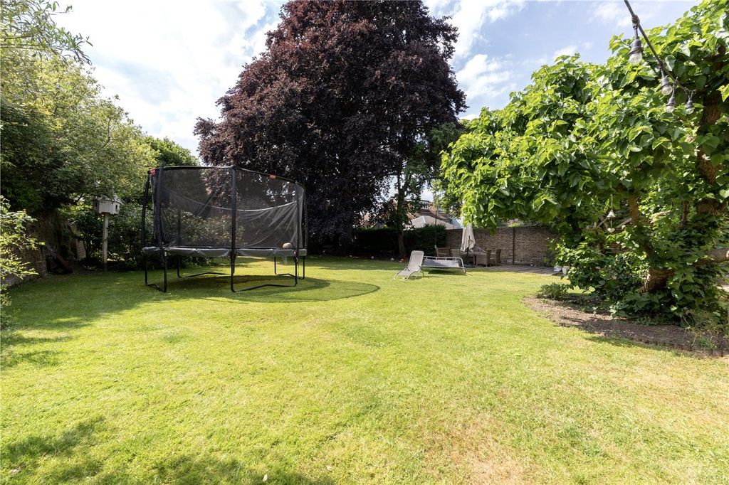 Property photo 3 of 22 Picture No. 28