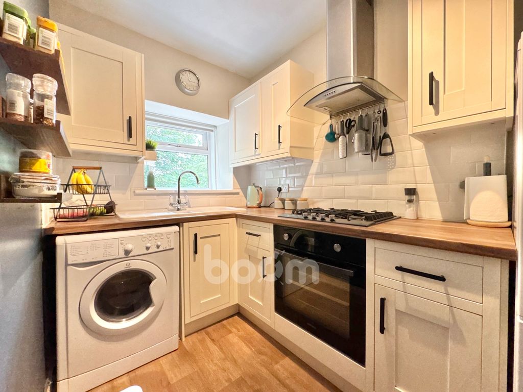 Property photo 3 of 20 Park Court, Beith Kitchen Pic