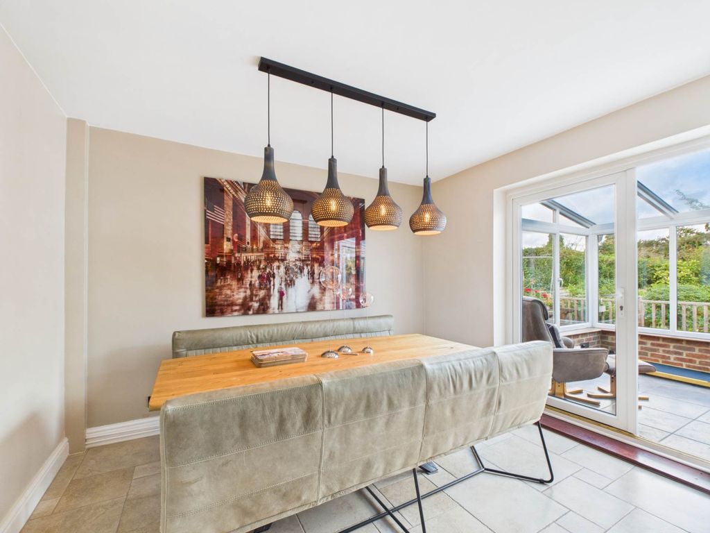 Property photo 2 of 25