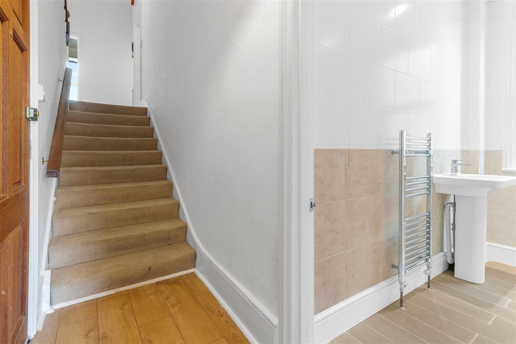 Property photo 3 of 41 Entrance.Jpg