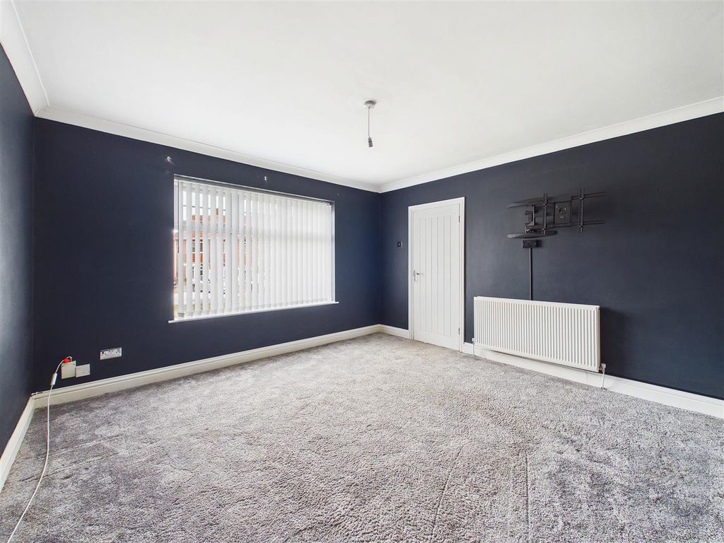 Property photo 3 of 16 Cam01858G0-Pr0297-Still004.Jpg