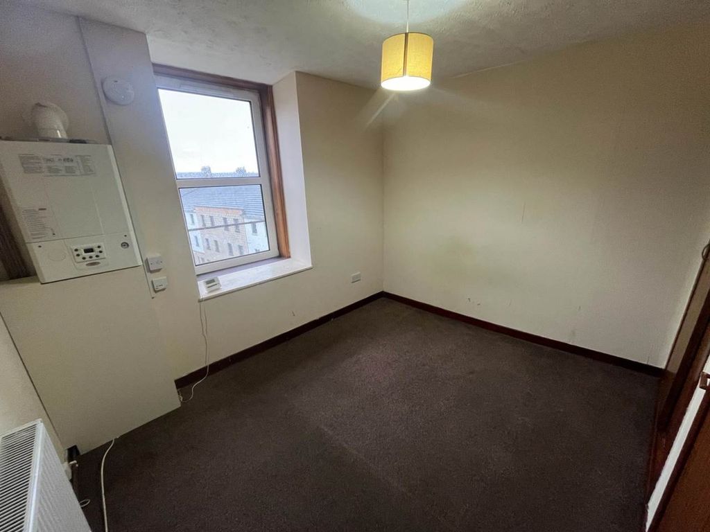 Property photo 3 of 6 Bedroom