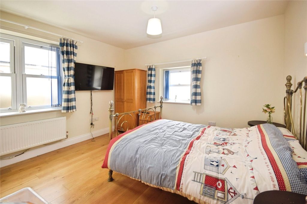 Additional image 8 of 3 bed flat for saleMarine Parade, Tywyn, Gwynedd LL36