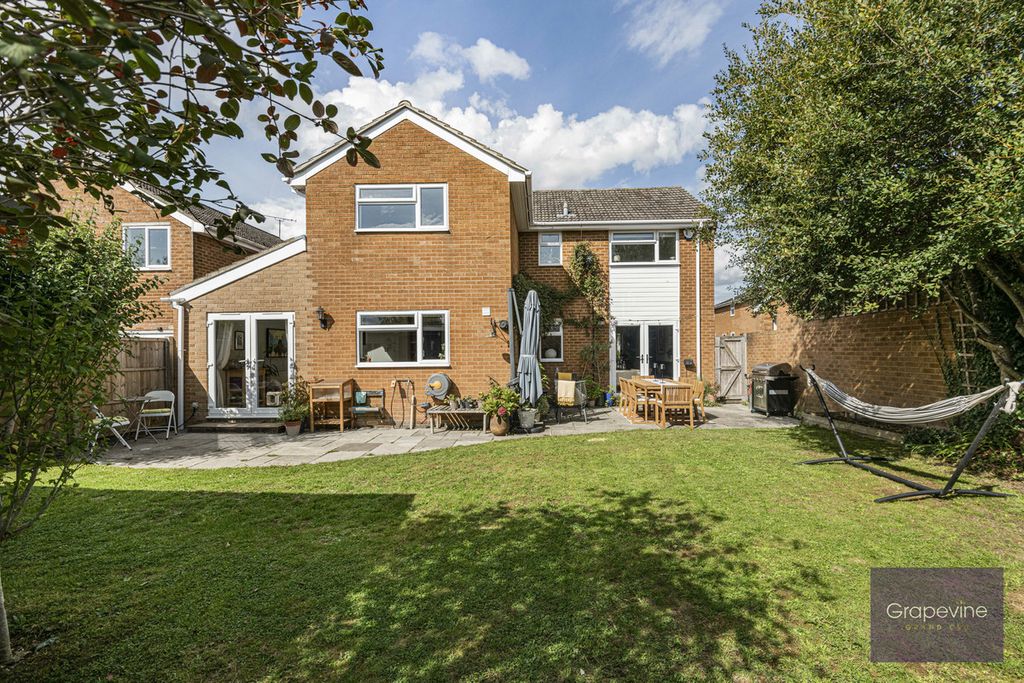 Property photo 2 of 39