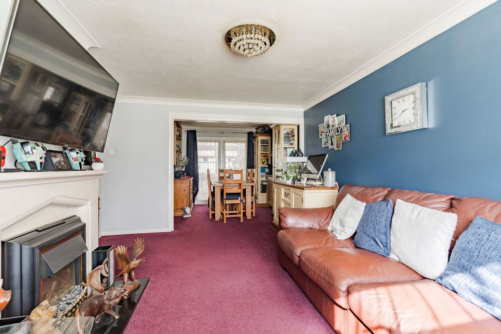 Property photo 3 of 16