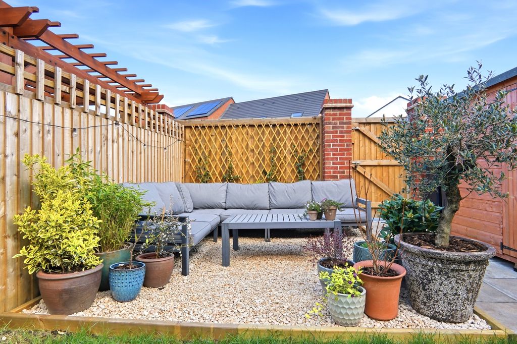 Property photo 2 of 30 Image007