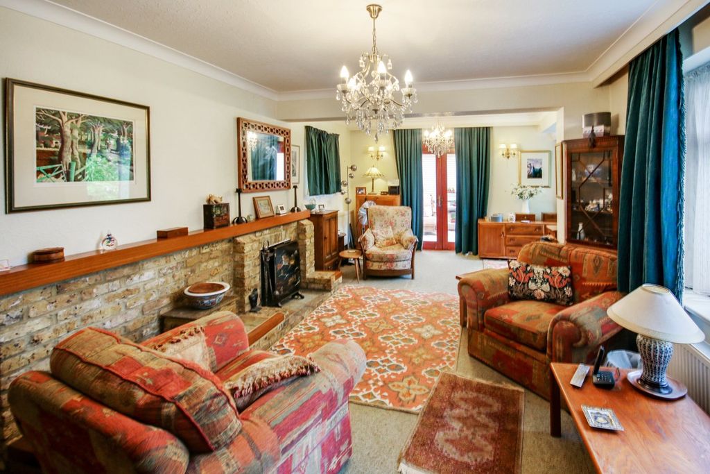 Property photo 3 of 16