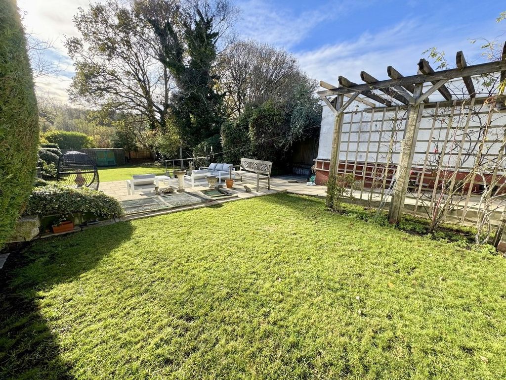 Property photo 3 of 28