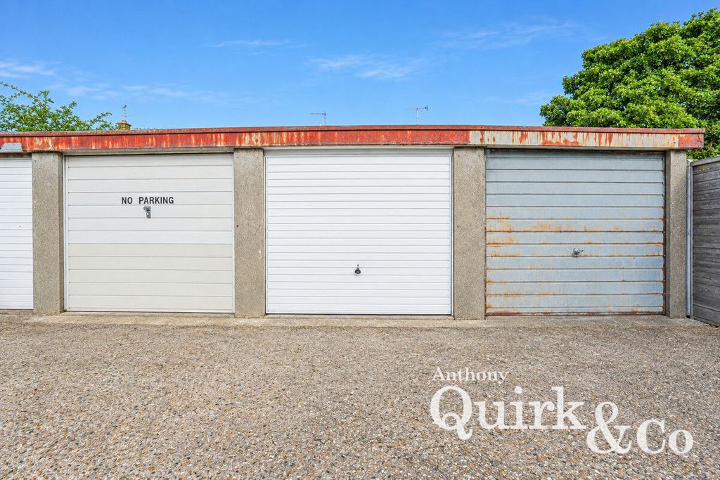 Property photo 1 of 2