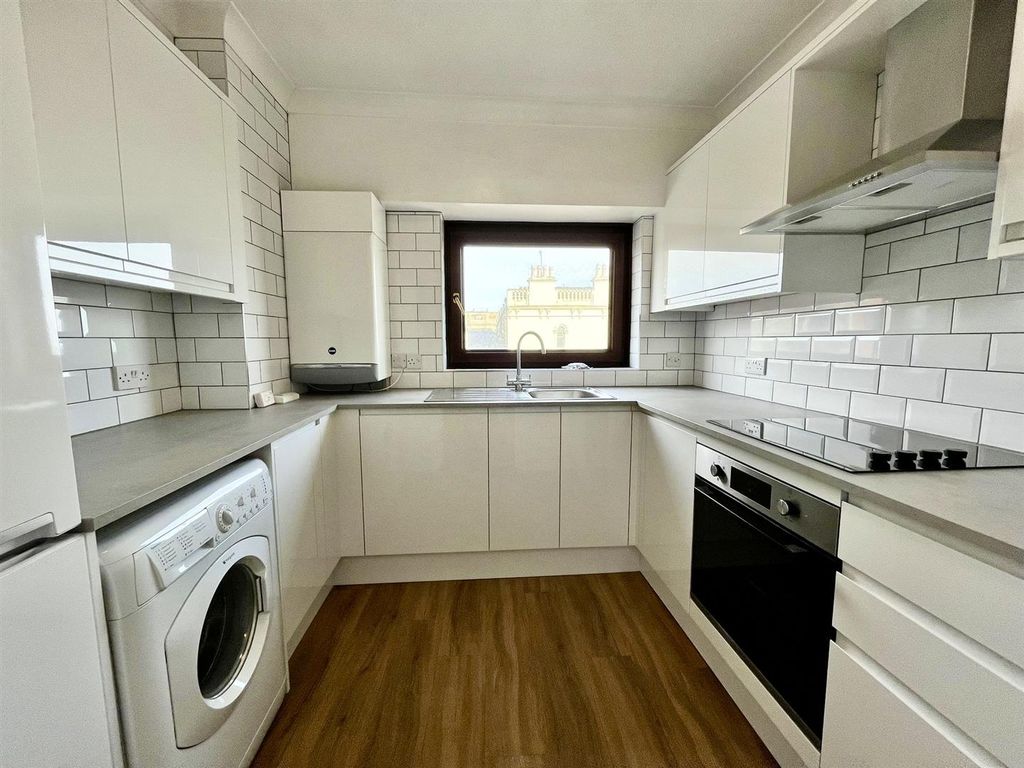 Property photo 3 of 14 Adff5c89-3893-45Ef-8521-74457Db8801B.Jpg