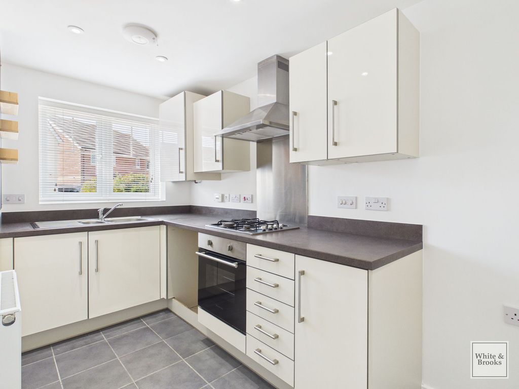 Property photo 2 of 19 Kitchen