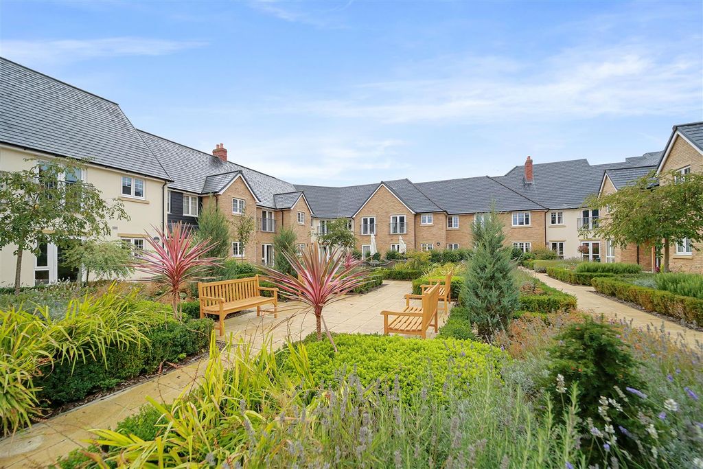 Property photo 1 of 24 Courtyard .Jpg