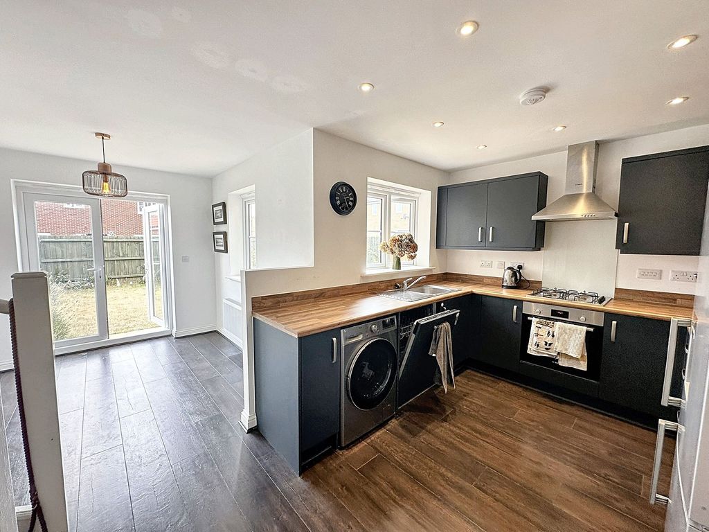 Property photo 2 of 14 Kitchen/Diner