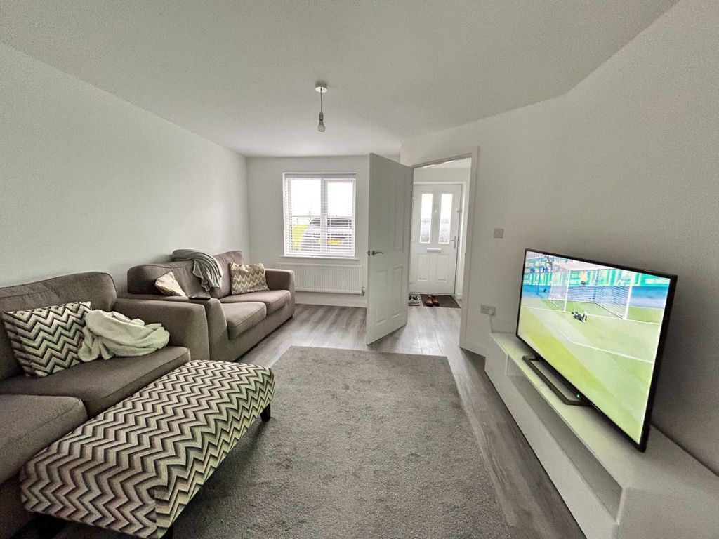 Property photo 2 of 11 Sitting Room