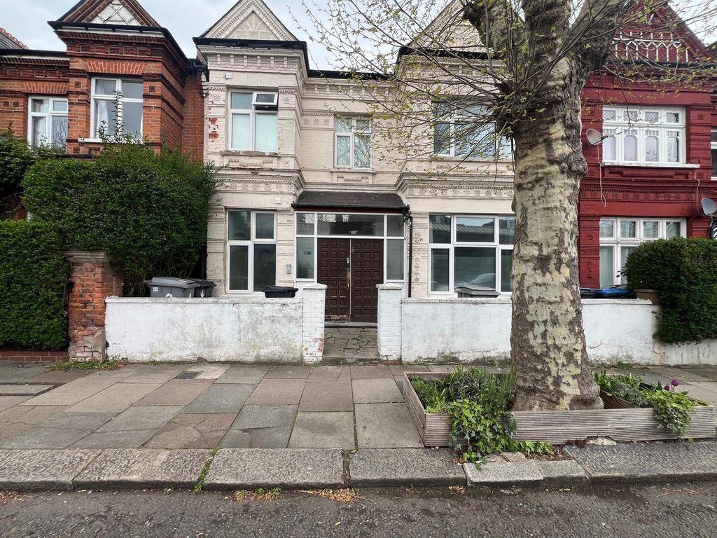 Property photo 1 of 37