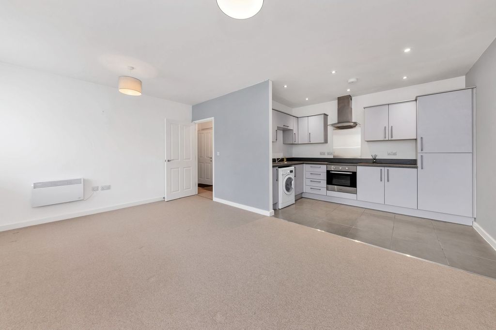 Property photo 3 of 8