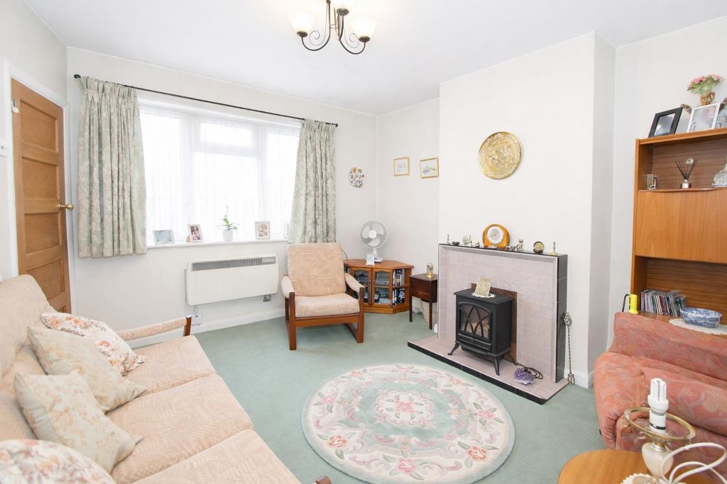 Property photo 2 of 15 Lounge.Jpg