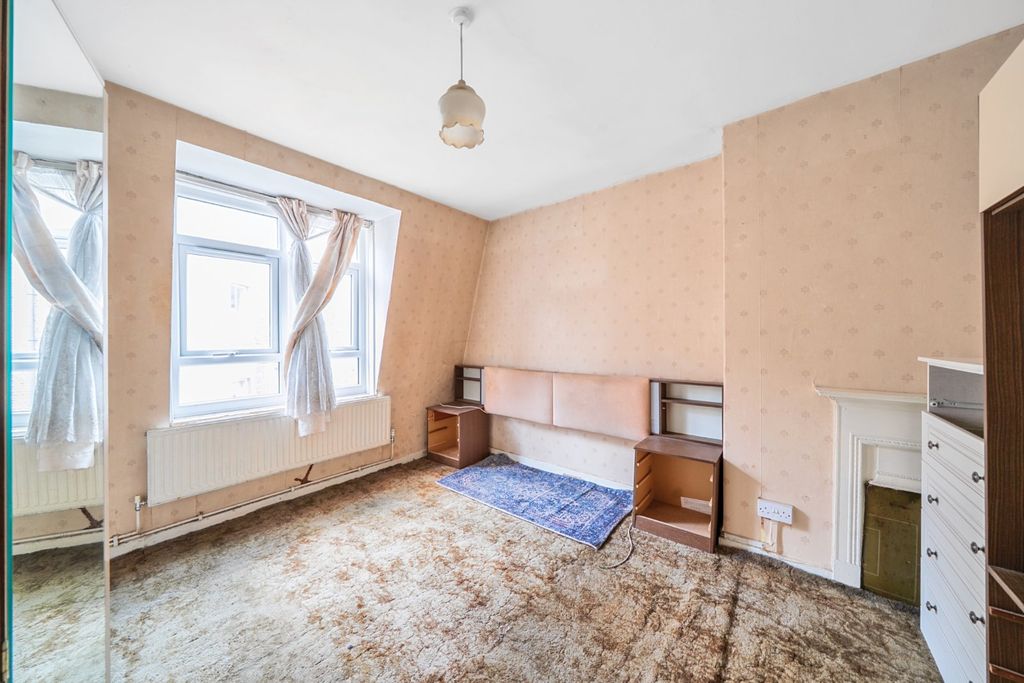 Property photo 3 of 8 Bedroom