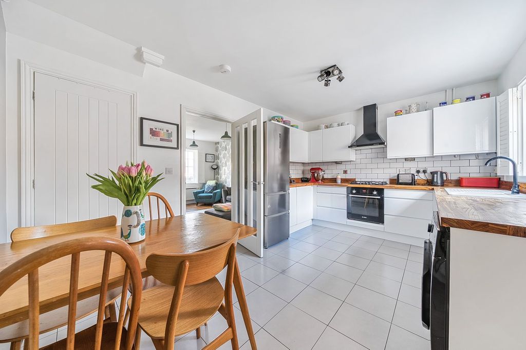 Property photo 3 of 22