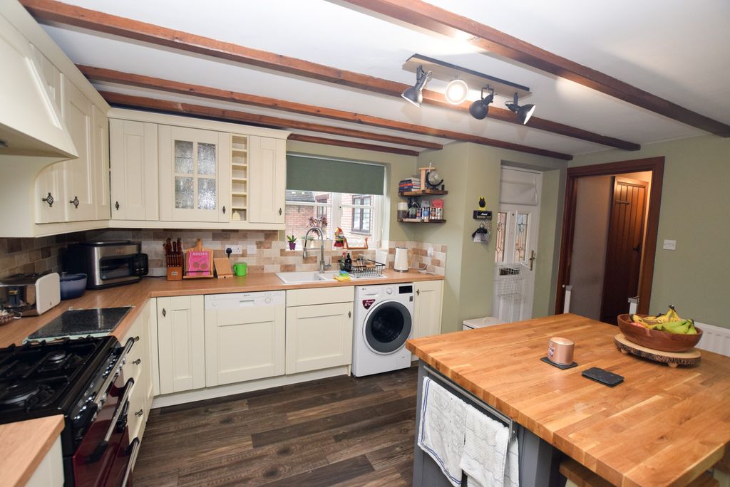 Property photo 2 of 21