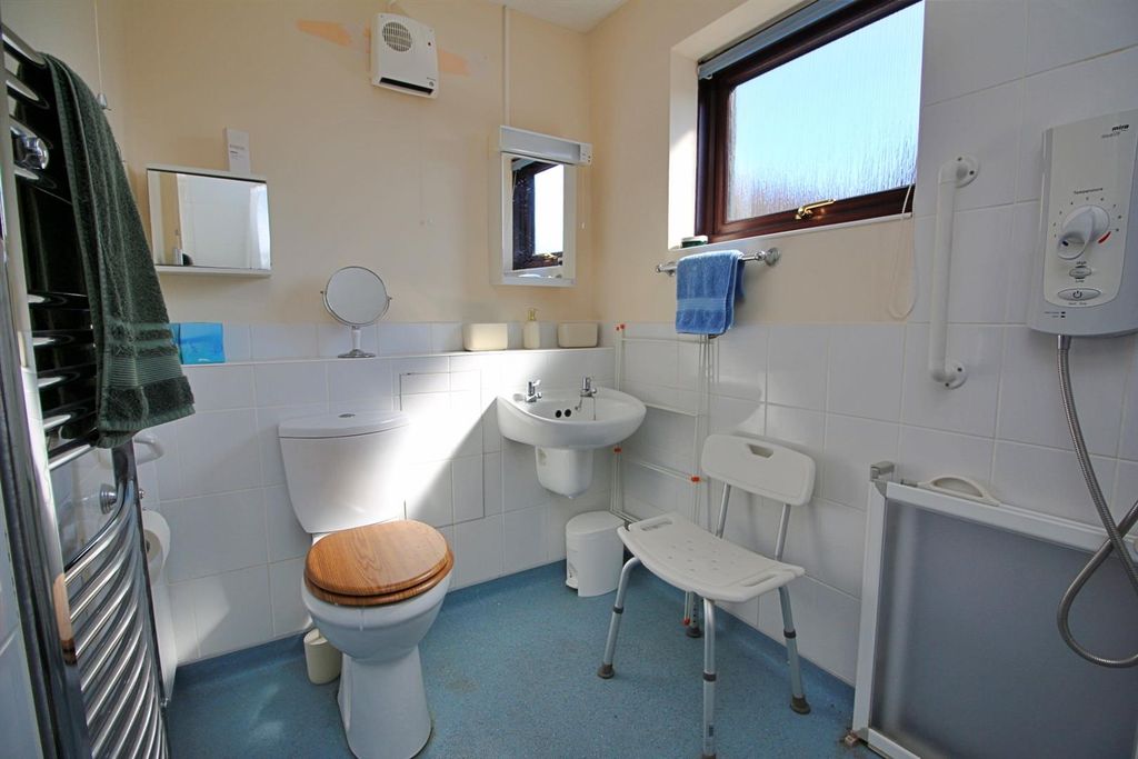 Additional image 7 of 2 bed flat for saleThe Limes, London Road, Halesworth IP19