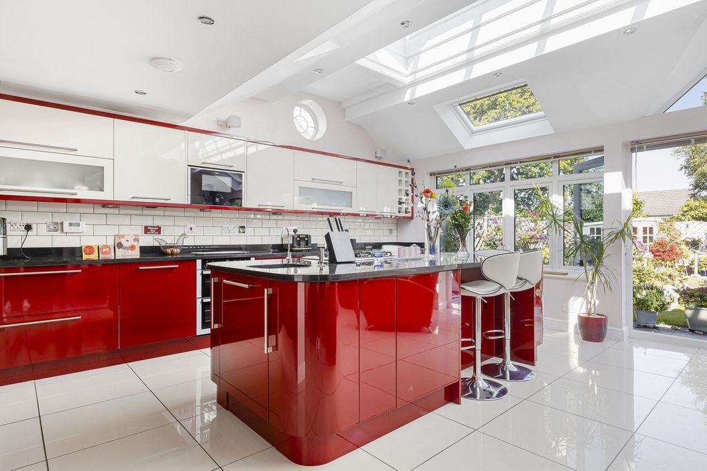 Property photo 1 of 36